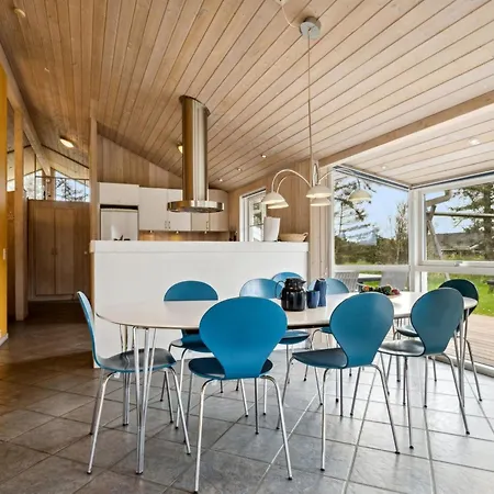 Aleta - 500m From The Sea By Interhome