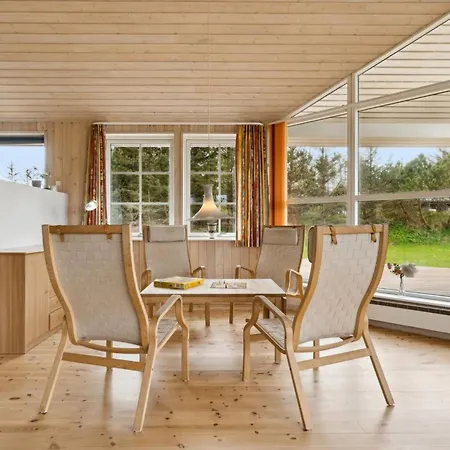 Aleta - 500m From The Sea By Interhome *